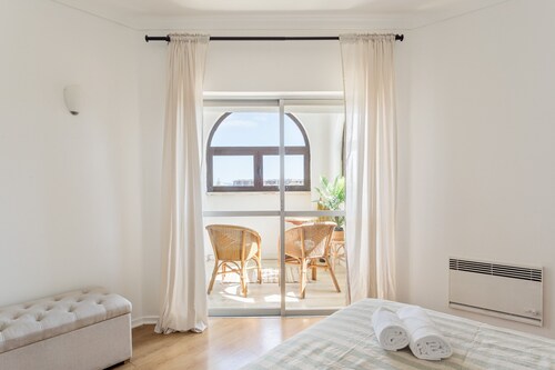 Cascais Ocean View by Homing