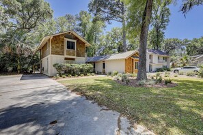 Exterior - Sunset Rentals | 5 Rice Lane | Dog Friendly (Hilton Head Island)