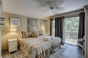 4 bedrooms, desk, iron/ironing board, internet - Sunset Rentals | 5 Rice Lane | Dog Friendly (Hilton Head Island)