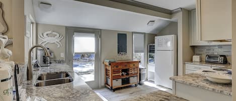 Refrigerador, microondas, parrilla de estufa y lavavajillas