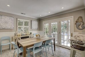 Dining - Sunset Rentals | 5 Rice Lane | Dog Friendly (Hilton Head Island)