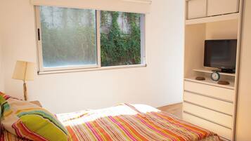 1 bedroom, in-room safe, iron/ironing board, WiFi