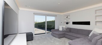 Spacious 4BD Smart Home in Idyllic Rural Setting