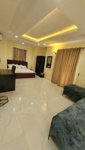 Executive Room, Courtyard View | Desk, laptop workspace - Riverview Hotel and Suites (Ife)