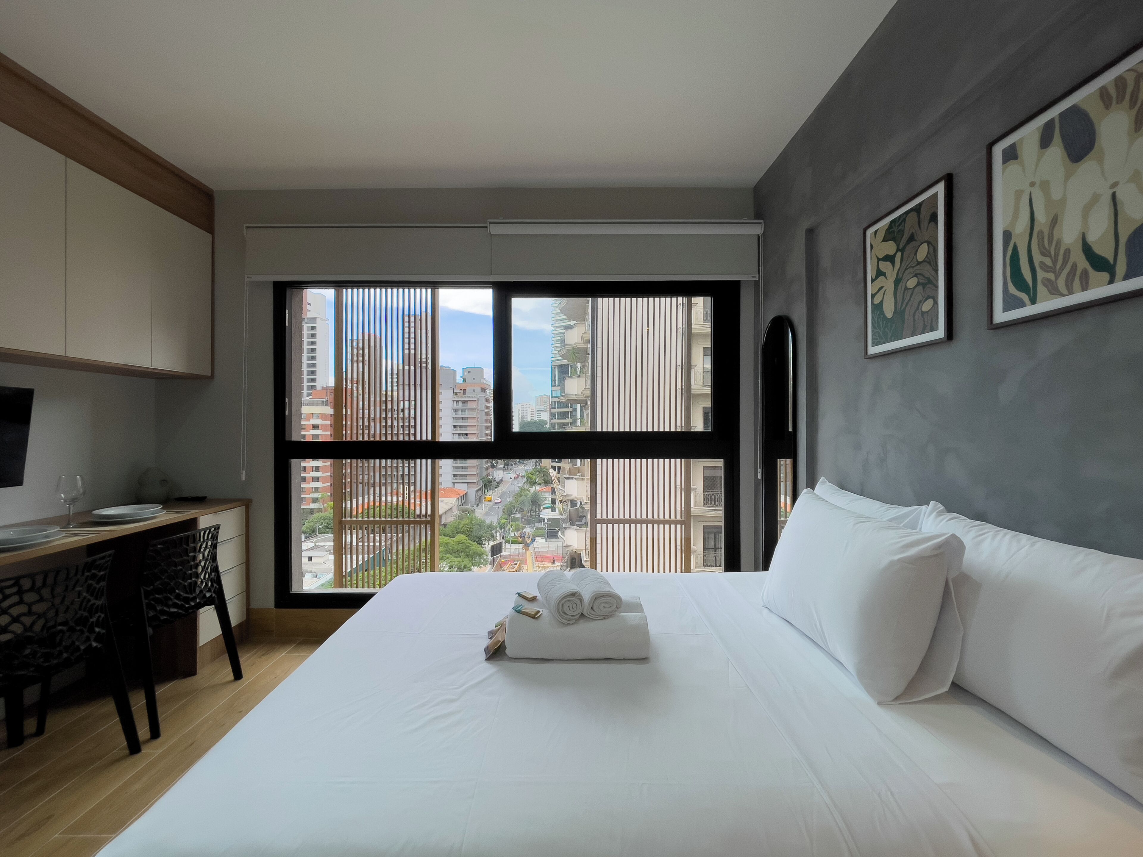 Studio | Blendingsgardiner, strykejern/-brett, wi-fi (inkludert) og sengetøy