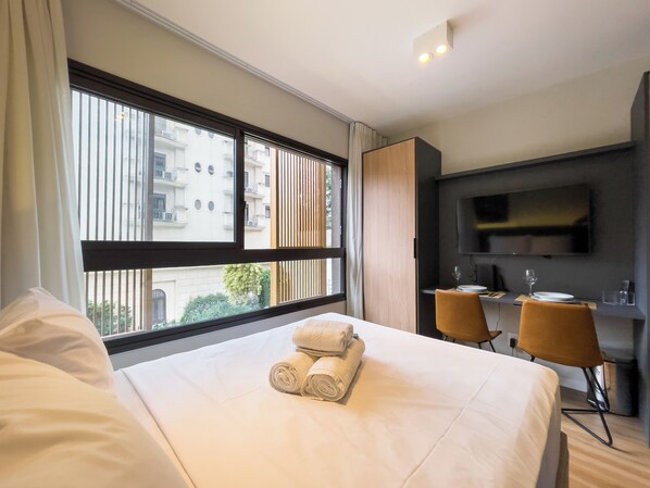 Studio | Blackout drapes, iron/ironing board, free WiFi, bed sheets