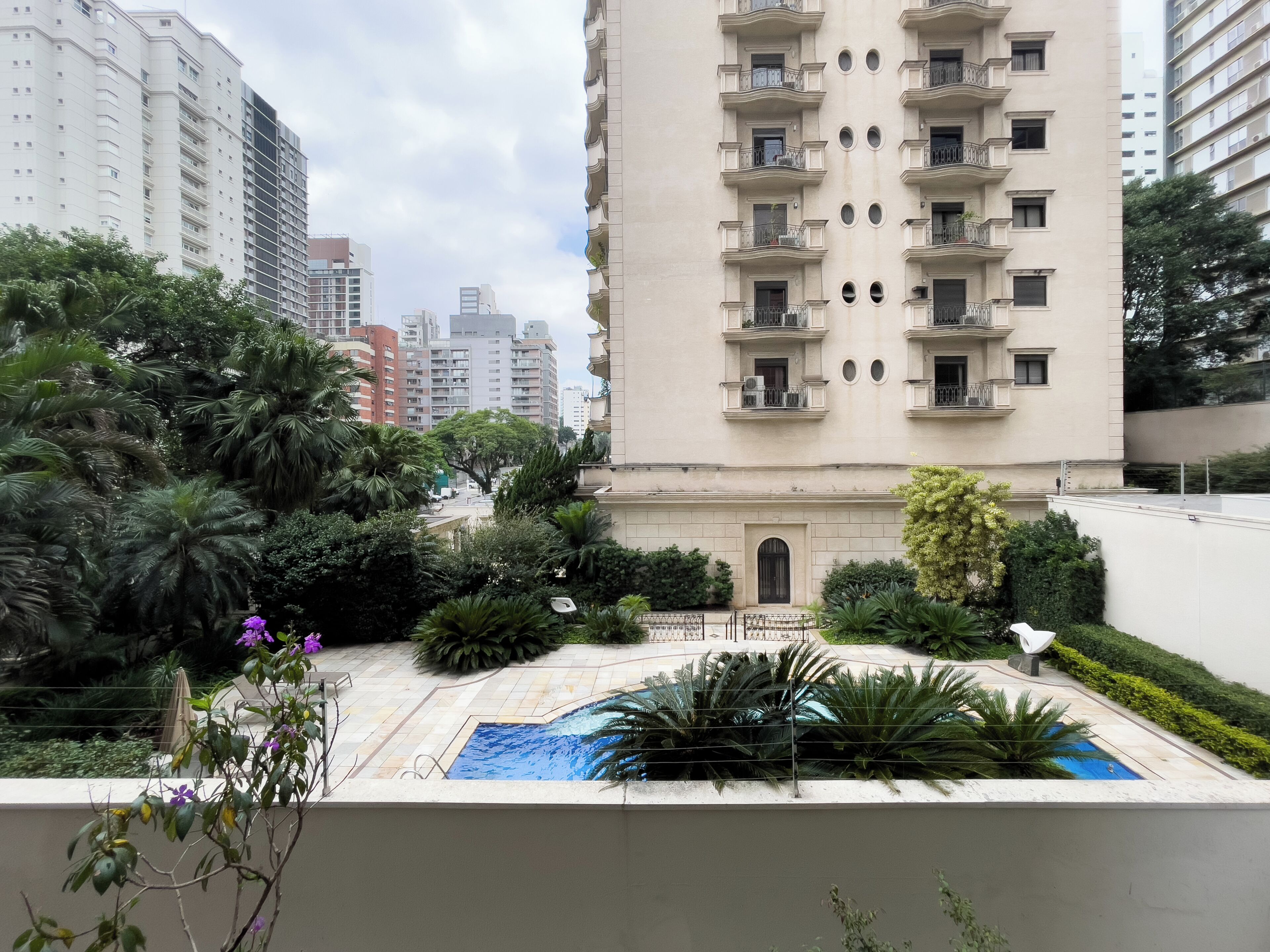 Estúdio | Vista para a cidade