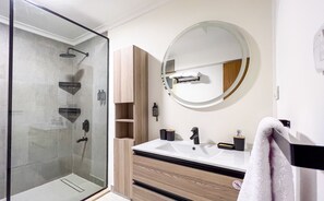 Standard Apartment, 2 Bedrooms, Sea View | Bathroom - Prime Select Gleem (Alexandria)