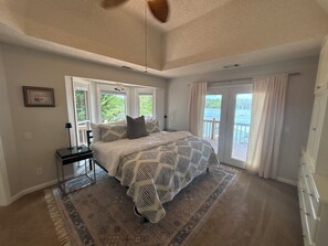 4 chambres, bureau, Wi-Fi, draps fournis