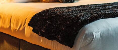 4 chambres, bureau, fer et planche Ă repasser, accĂšs au Wi-Fi (inclus)