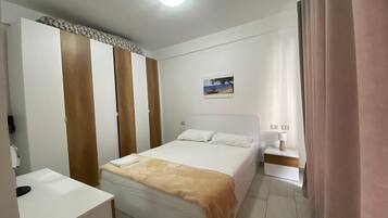 1 soverom, strykejern/-brett, wi-fi og sengetøy