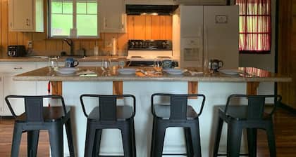 Cottonwood Cozy: Grill, Fire Pit & PML Access