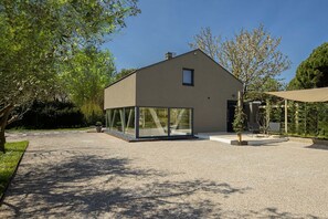 Exterior - Seaside Luxury Immersed in Nature (Valbandon)