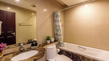 Condo, 1 Bedroom, Private Pool, City View | Bathroom