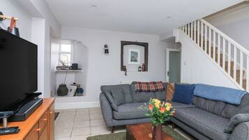 Cottage | Living area