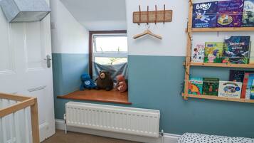 Cottage | 3 bedrooms, individually decorated, individually furnished, free WiFi