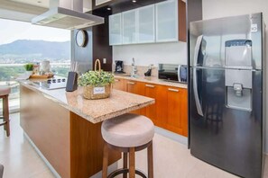 Fridge, microwave, oven, stovetop