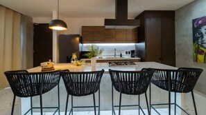 Fridge, microwave, oven, stovetop - Serene Stylish Stay, Roof Pool and Lounge (Puerto Vallarta)