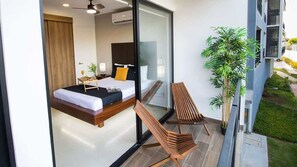 Iron/ironing board, travel crib, WiFi, bed sheets