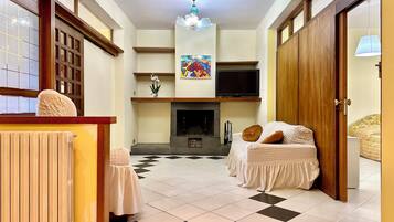 Chambre Triple Familiale, vue cour intérieure