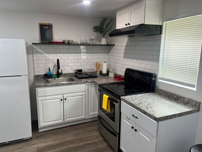 Cozy 1-bedroom apartment with WiFi, AC in charming Jacksonville