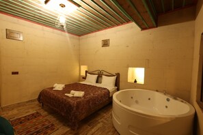 Comfort-værelse til 4 personer - udsigt til have | Gratis Wi-Fi