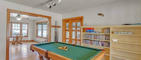 Cabin, 4 Bedrooms | Games room
