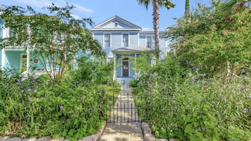 Talo, 4 makuuhuonetta | Ulkopuoli