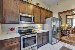 Maison, 3 chambres | Cuisine privée | Réfrigérateur, four, cafetière/bouilloire, grille-pain