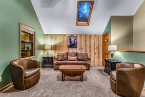 House, 3 Bedrooms | Living area | Smart TV - Count Your Blessings 3 Bedroom Home (Pigeon Forge)