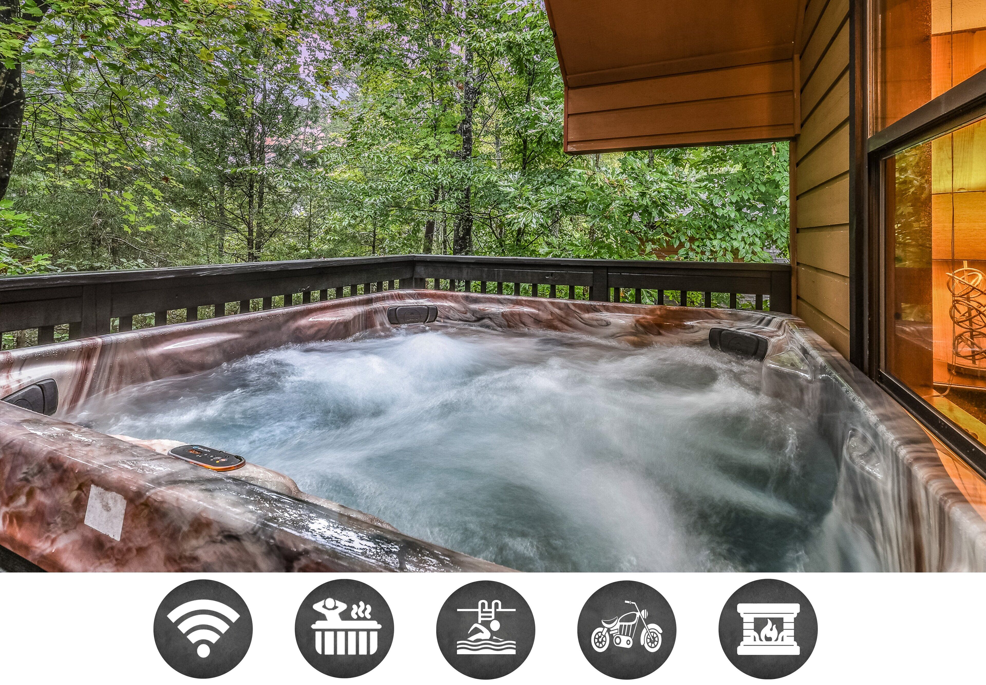 House, 3 Bedrooms | Outdoor spa tub