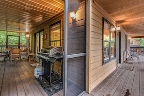 House, 3 Bedrooms | Outdoor dining - Count Your Blessings 3 Bedroom Home (Pigeon Forge)