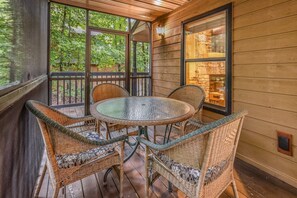 House, 3 Bedrooms | Outdoor dining