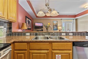 Private kitchen - Pigeon River View Condos (Sevierville)