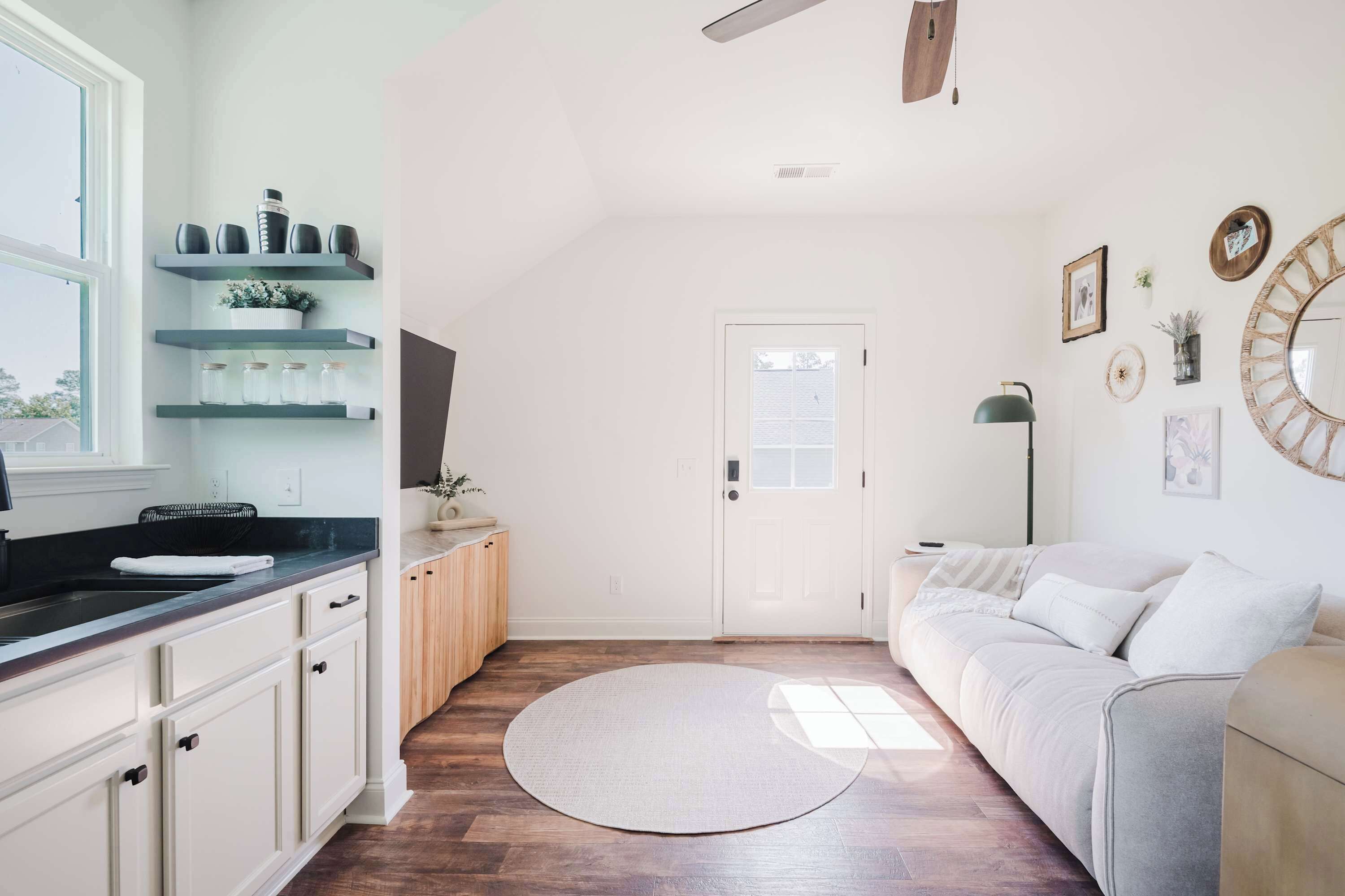 Een televisie en een kantoor