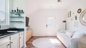 Een televisie en een kantoor