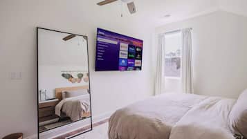 1 slaapkamer, een strijkplank/strijkijzer, wifi