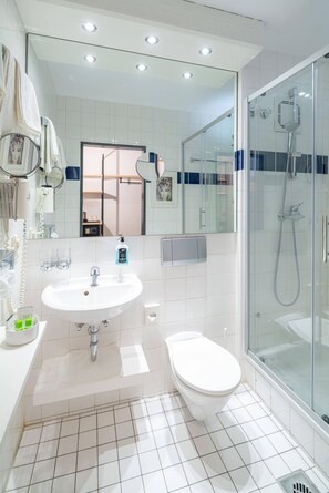 Comfort Room | Bathroom - Hotel Jean-Paul (Schwarzenbach an der Saale)