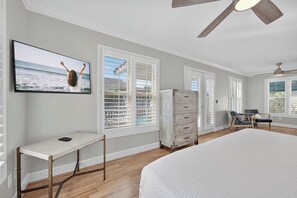 4 bedrooms, iron/ironing board, WiFi, bed sheets