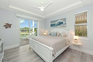 4 bedrooms, desk, WiFi, bed sheets