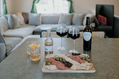 steps to downtown, 4 bedrooms, close to SCSU