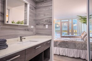 1 habitación, escritorio, tabla de planchar con plancha y wifi 