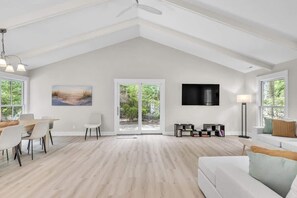 Smart TV, offices