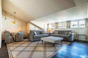 In-room safe, desk, blackout curtains, free WiFi - Palazzo Porta Picta (Bergamo)