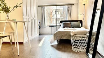 1 bedroom, desk, iron/ironing board, WiFi