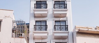 The Eastern Hotel & Apartment