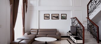 The Eastern Hotel & Apartment