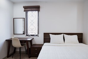 Basic Apartment | Desk, laptop workspace, free WiFi, bed sheets