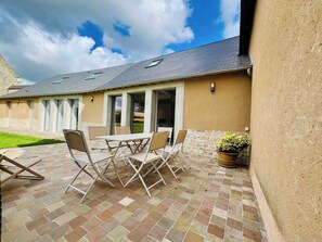 Outdoor dining - La maison de l'Orangerie - Charm & comfort in the very heart of Carentan (Carentan-les-Marais)