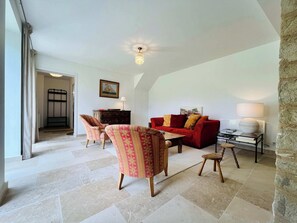 TV - La maison de l'Orangerie - Charm & comfort in the very heart of Carentan (Carentan-les-Marais)